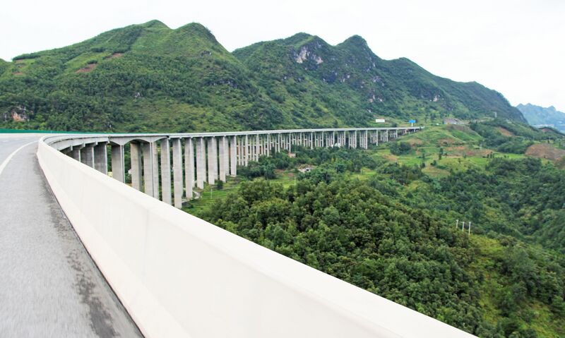 File:NonglinBridgeEastOfHongnaheBridge.jpg