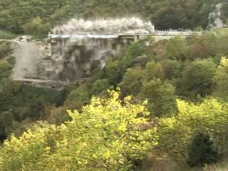 File:TanagroArchViewExplosion.jpg