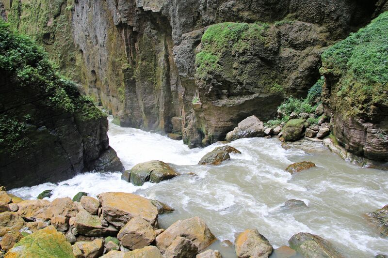 File:643Tiankeng46 copy.JPG