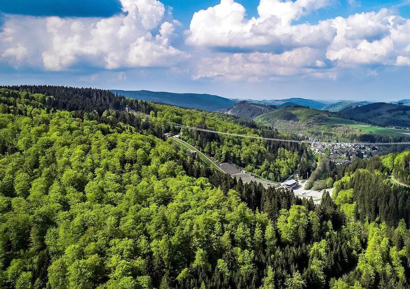 File:Skywalk WillingenFarView.jpg