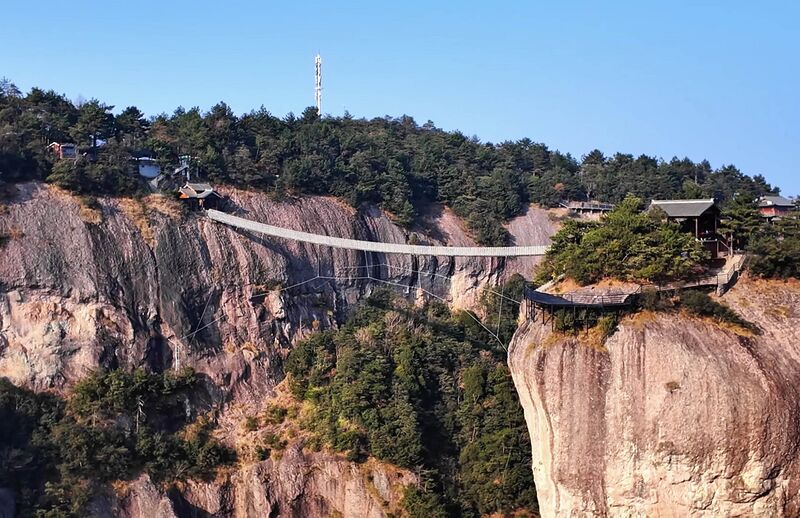 File:Nanhai FootbridgeSunRock.jpg