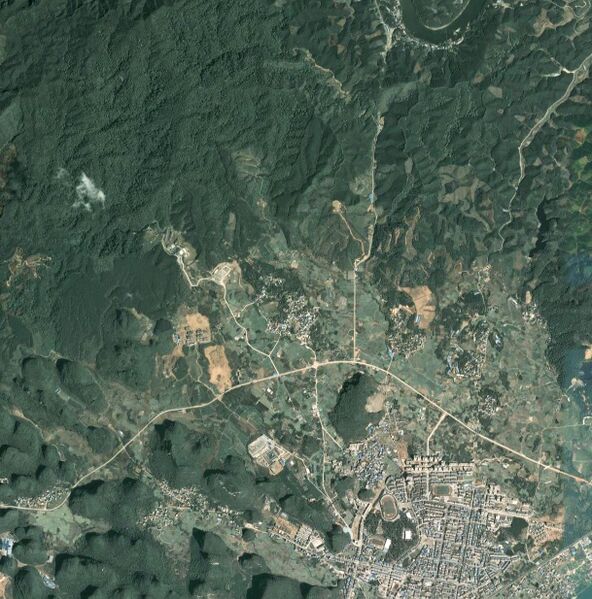 File:ShuanglonggouSatelliteWide.jpg