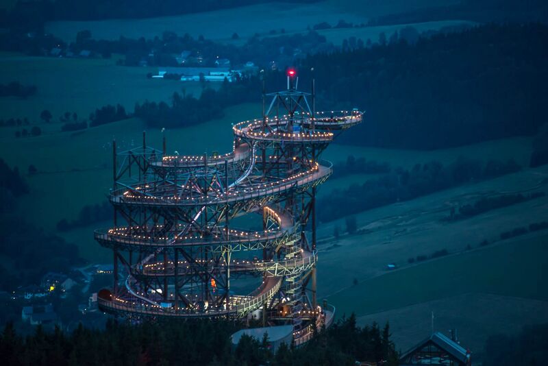 File:SkyWalk12.jpg