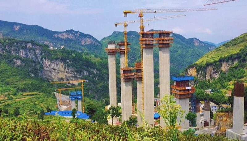 File:WachangPierCranes.jpg