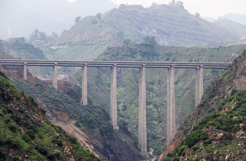 File:Panzhihua130mtrHighBeamViaduct.jpg