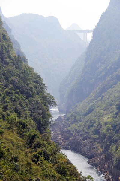 File:LiuguangheBeamFromArch.jpg