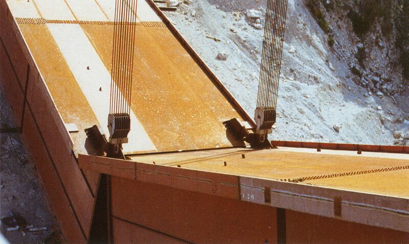 File:4RagoBridge.jpg