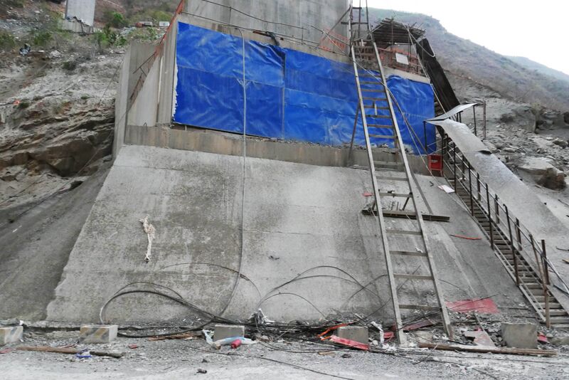 File:GuanyinyanPierBase.JPG