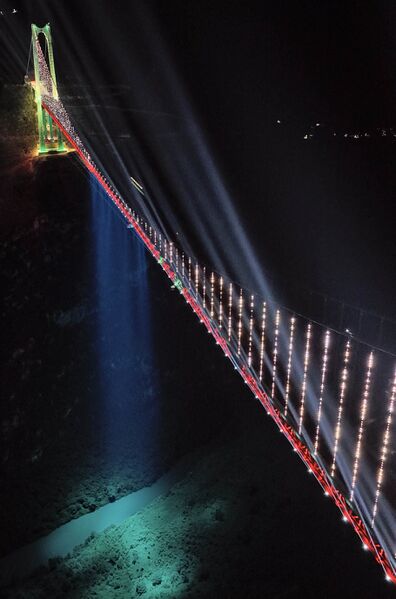 File:HuajiangNightCablesLights.jpg