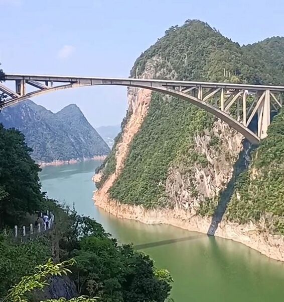 File:Jiangjiehe railway tunnel Sky.jpg