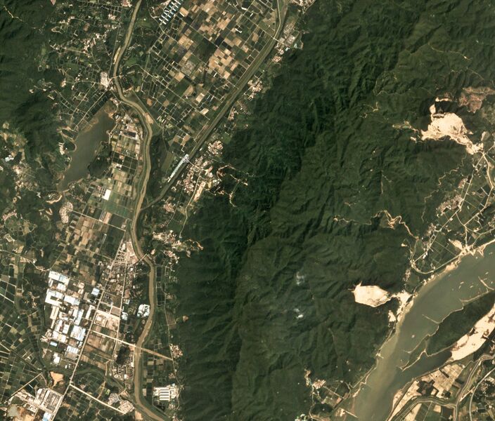 File:NanshanGlassFootbridgeSatelliteWide.jpg
