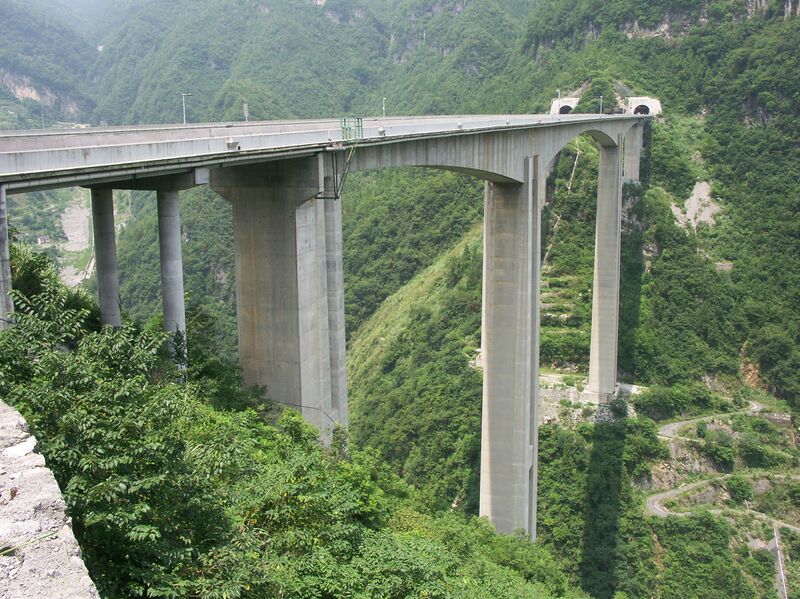 File:WeijiazhouBridgeView3.jpg