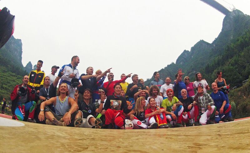 File:169LandingGroupPhotoByAna.JPG