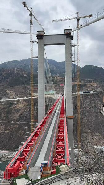 File:Daduhe Railway Bridge ChuanzangTowerGray.jpg