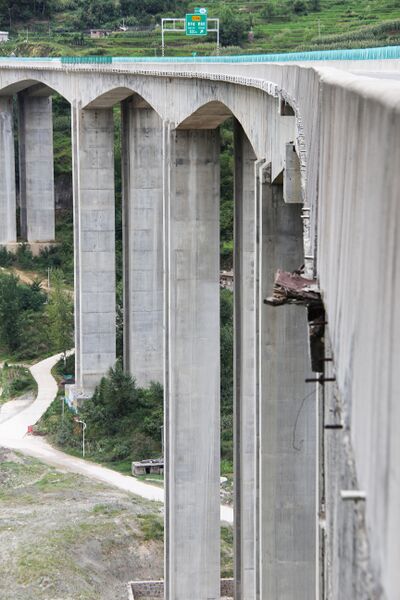 File:HuangpingPiers.JPG