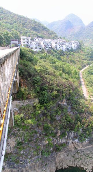 File:LiuguangheArch&River.jpg