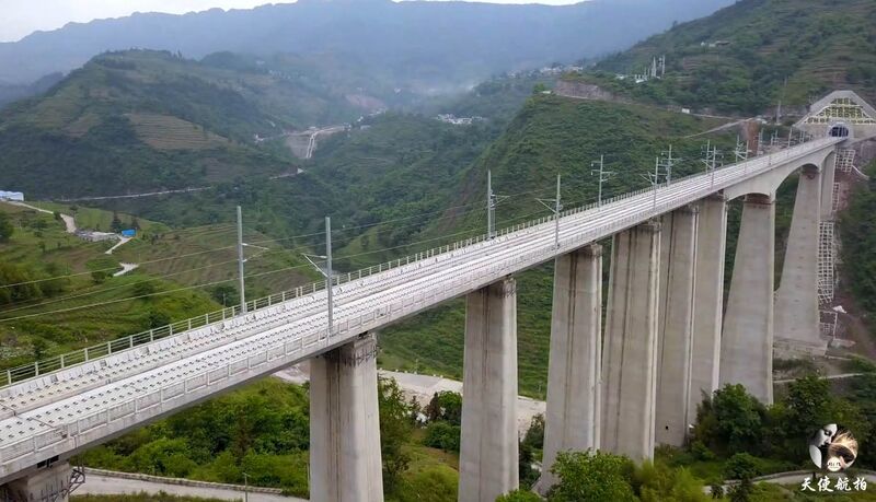 File:XiangbaheTracksDrone.jpg