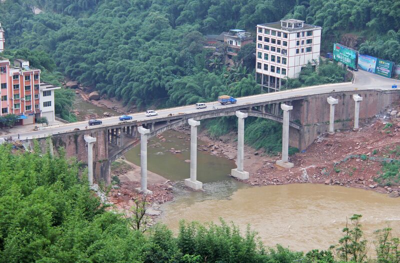 File:YanxiziBridge30mtrx4ChishuiheView.jpg