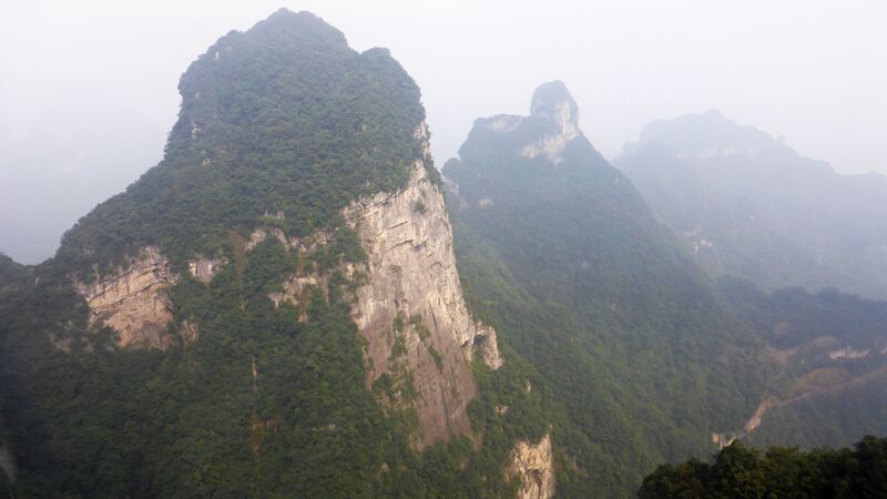File:162TianmenPeaksByFilmer.jpg