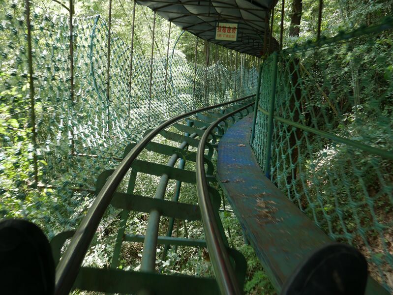 File:ShijiufengJingquiScenicAreaMountainCoaster21.JPG