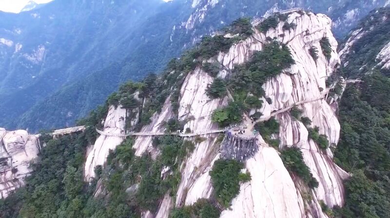 File:TiantangzhaiEdgeCliffwalk.jpg