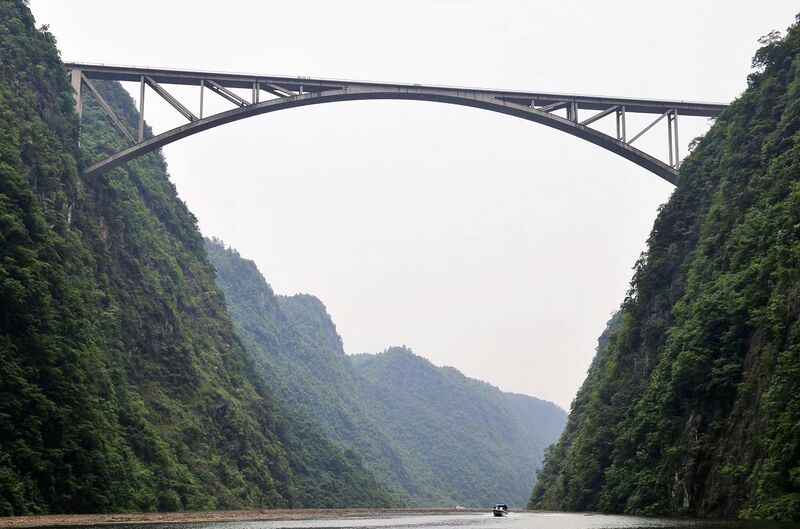 File:JiangjiajieArchFromWater.jpg