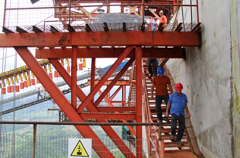 File:LongjiangTowerTopGradyBrad.jpg