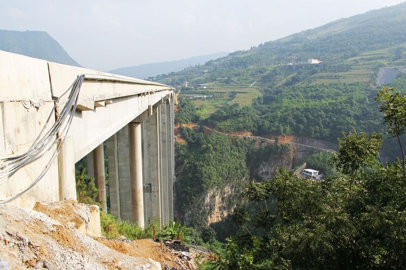 File:WanglongbaoBridge&Canyon.jpg