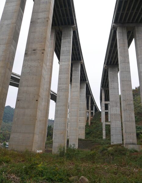 File:YemachuanzhenInterchangeS20andS61Slope.JPG