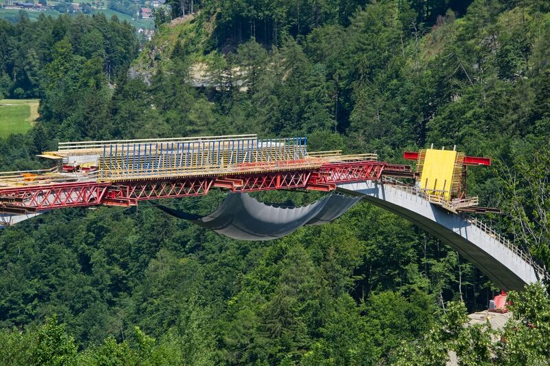 File:150714-Bogenstutze-Richtung-Pfafers.jpg