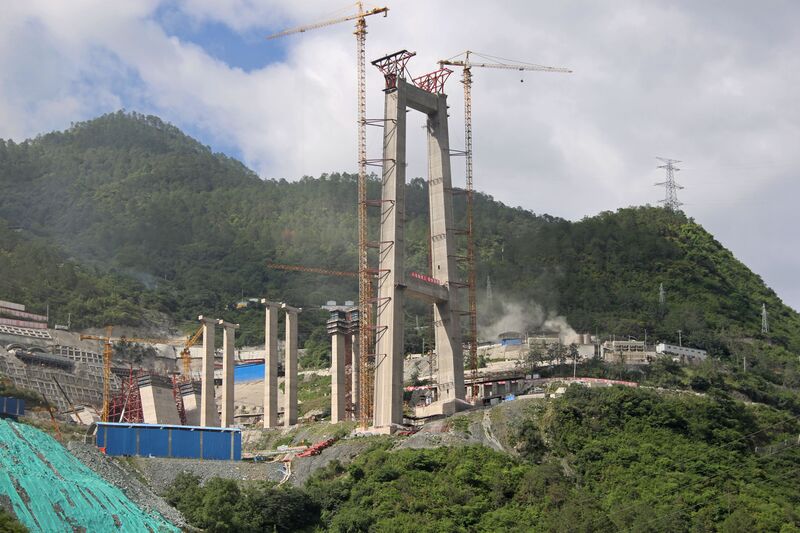 File:246TigerLeapingExpressway21View copy.JPG