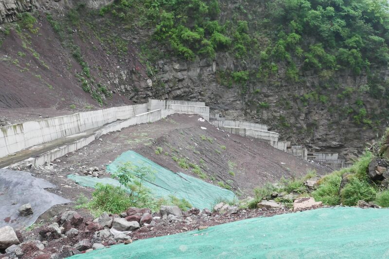 File:DahegouTroughWalls.JPG