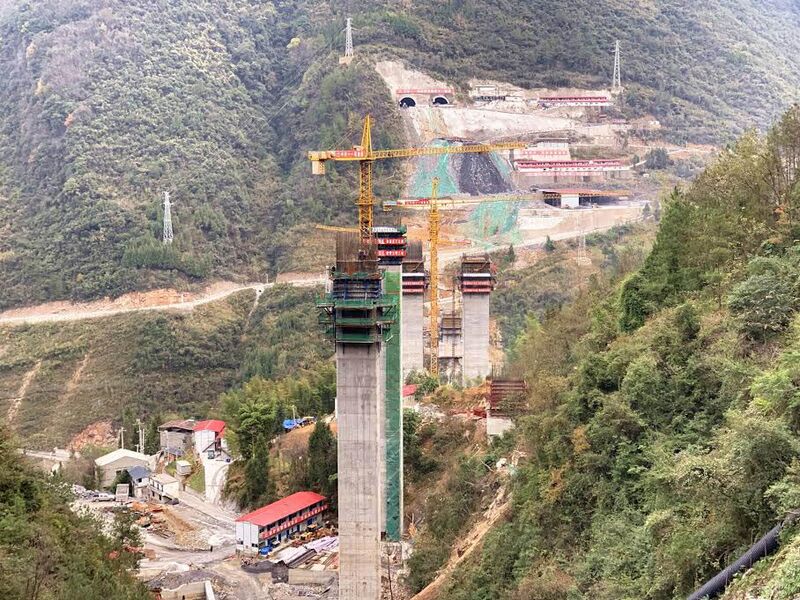 File:ShuanghekouPierConst.jpg