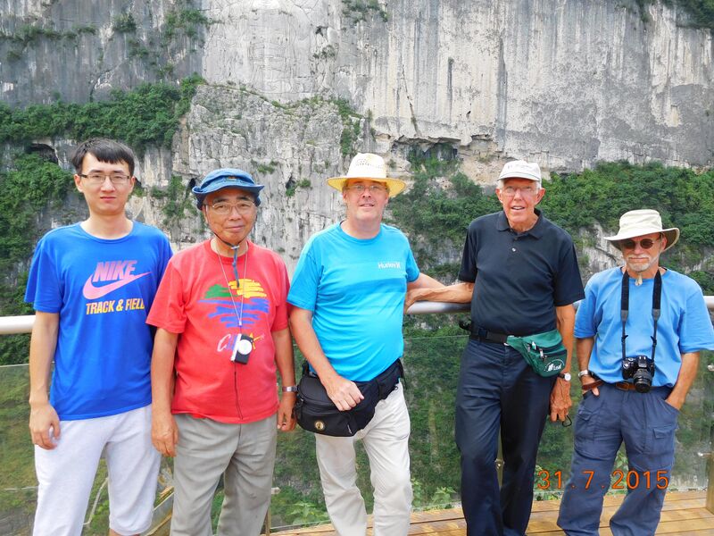 File:68CliffSculptureByJohnHart.jpg