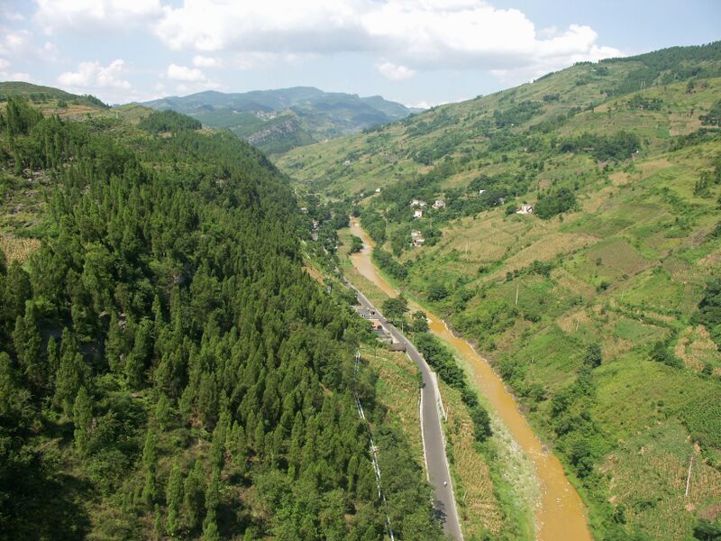 File:AnwenBridgeValleyWide.jpg