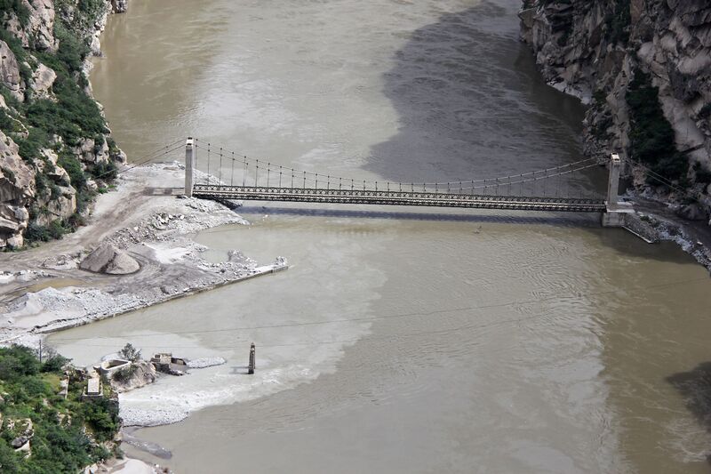 File:DaduheChanghebaDamBeamSuspLonglens.jpg