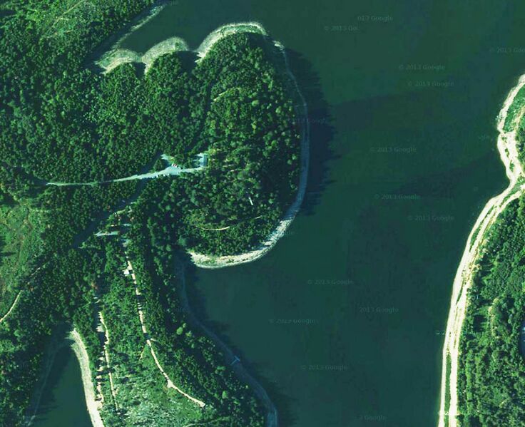 File:PierrePerceeLakesBungeeSatellite.jpg