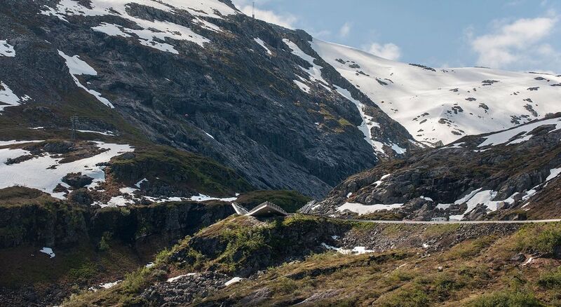 File:Viewpoint GaularfjellTriangularPlatform.jpg