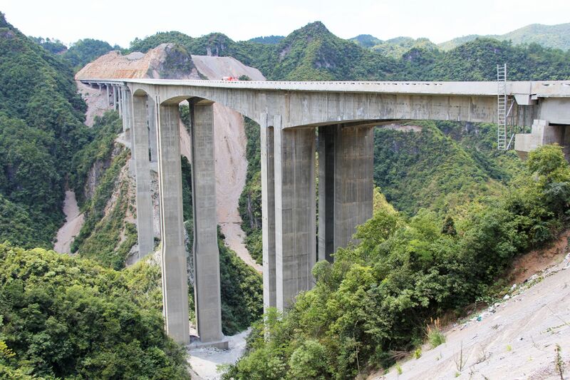 File:83UnknownZhangjiajieBridge2WideView.jpg