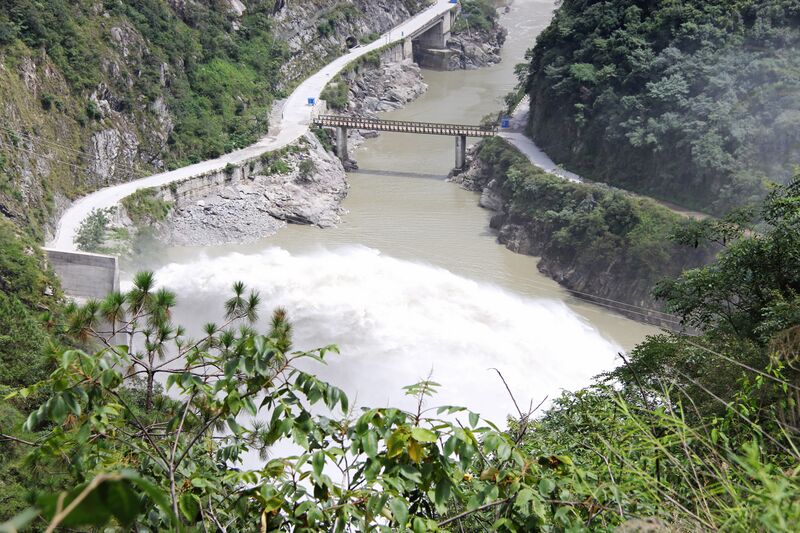 File:LianghekouDagangshanDamLowBridge.jpg