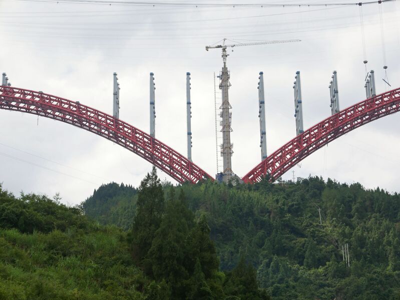 File:ShuangbaoCenterCrane.JPG