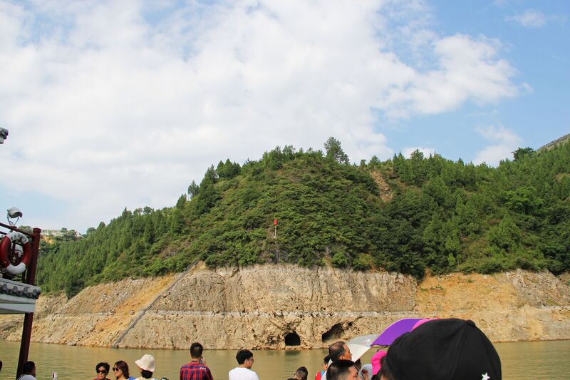 File:GuihuaDaningheNewSuspension2.JPG