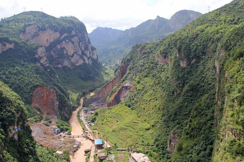 File:HezhangUpperValley.jpg