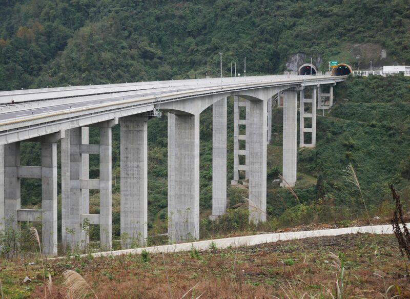 File:JianbaTunnels.JPG