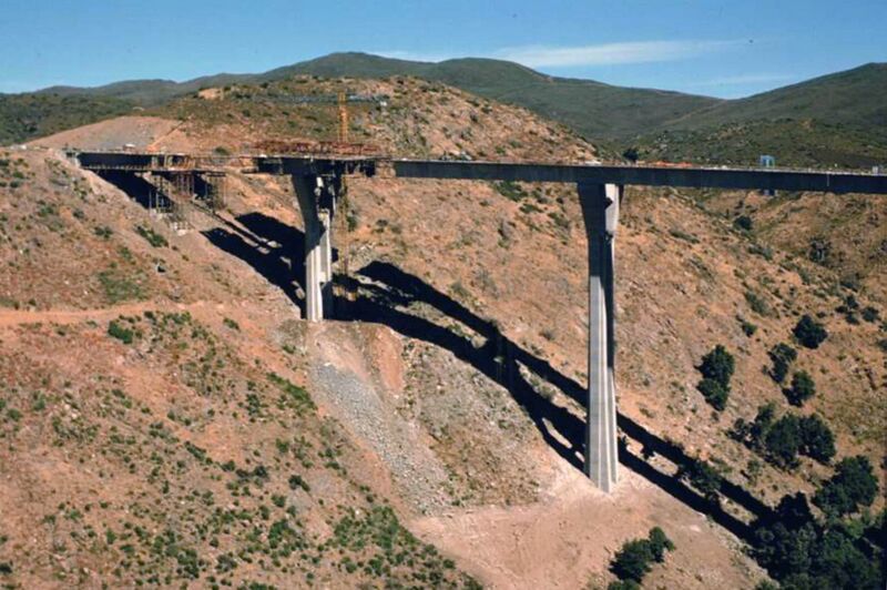 File:PineValleyPierSlope.jpg