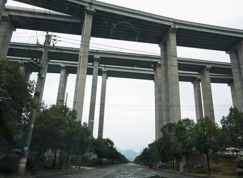 File:YemachuanzhenInterchangeS20andS61LocalRoad.JPG