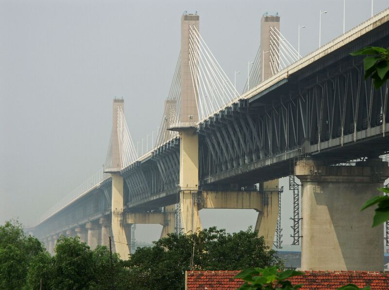 File:346WuhuRailway&RoadLonglens2 copy.jpg
