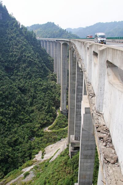 File:ElipoPiers&Valley.jpg