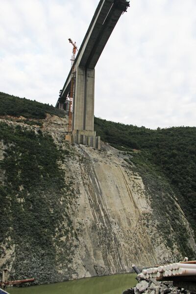 File:KaixiaheSlope&Sky.jpg
