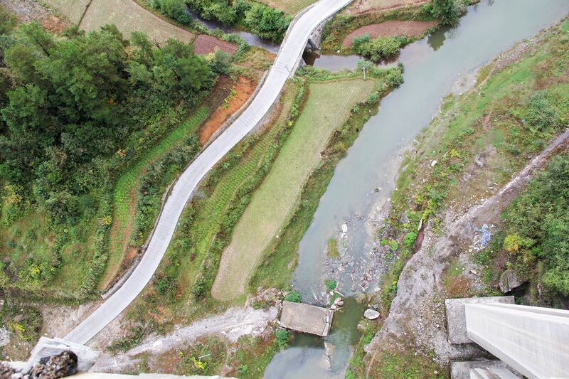 File:Tianchi Bridge DejiangLookingDown.jpg